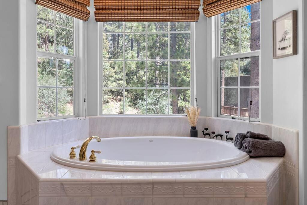 Cozy Cabin Perfect For 2 Families 빅 베어 레이크 외부 사진